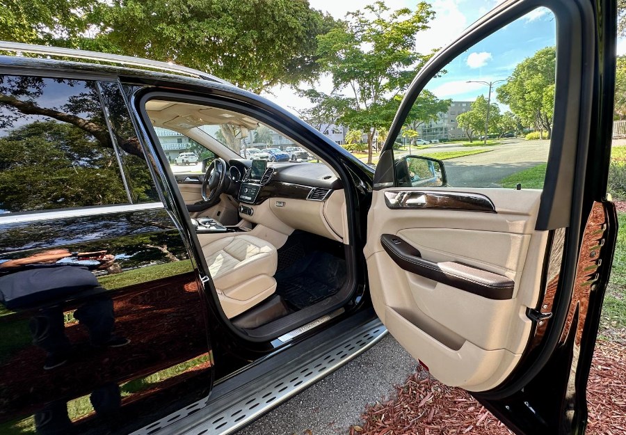 2017 Mercedes-Benz GLE GLE 350 4MATIC SUV, available for sale in Hollywood, Florida | Select Auto Hollywood. Hollywood, Florida 2017 Mercedes-Benz GLE GLE 350 4MATIC SUV, available for sale in Hollywood, Florida | Select Auto Hollywood. Hollywood, Florida