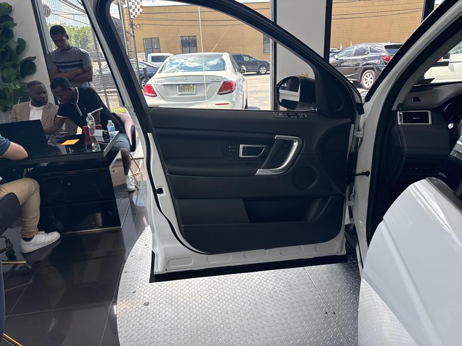 2017 Land Rover Discovery Sport HSE 4WD, available for sale in Jersey City, New Jersey | Luxe Auto Galleria. Jersey City, New Jersey 2017 Land Rover Discovery Sport HSE 4WD, available for sale in Jersey City, New Jersey | Luxe Auto Galleria. Jersey City, New Jersey