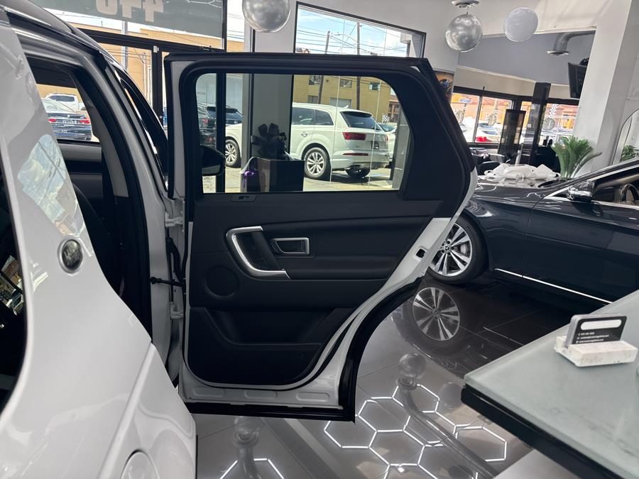 2017 Land Rover Discovery Sport HSE 4WD, available for sale in Jersey City, New Jersey | Luxe Auto Galleria. Jersey City, New Jersey 2017 Land Rover Discovery Sport HSE 4WD, available for sale in Jersey City, New Jersey | Luxe Auto Galleria. Jersey City, New Jersey