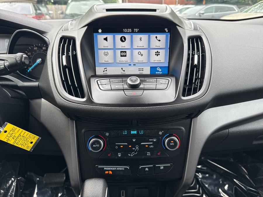 2018 Ford Escape SE FWD, available for sale in Little Ferry, New Jersey | Victoria Preowned Autos Inc. Little Ferry, New Jersey 2018 Ford Escape SE FWD, available for sale in Little Ferry, New Jersey | Victoria Preowned Autos Inc. Little Ferry, New Jersey