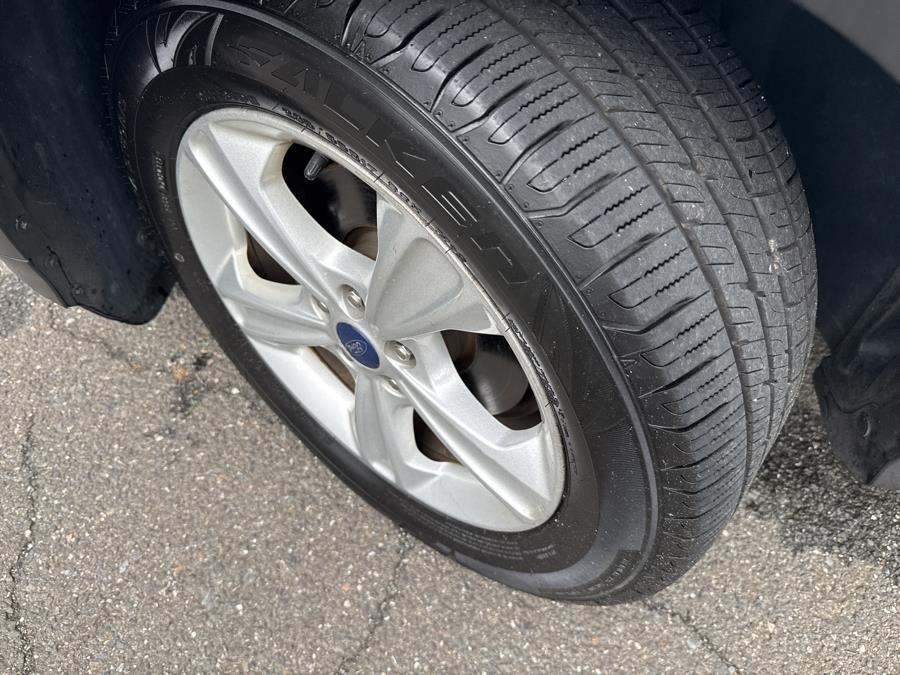 2018 Ford Escape SE FWD, available for sale in Little Ferry, New Jersey | Victoria Preowned Autos Inc. Little Ferry, New Jersey 2018 Ford Escape SE FWD, available for sale in Little Ferry, New Jersey | Victoria Preowned Autos Inc. Little Ferry, New Jersey