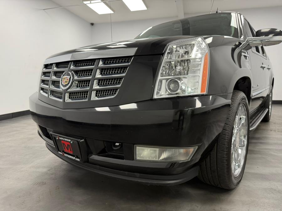 2011 Cadillac Escalade EXT AWD 4dr Luxury, available for sale in Elizabeth, New Jersey | M Auto Group. Elizabeth, New Jersey 2011 Cadillac Escalade EXT AWD 4dr Luxury, available for sale in Elizabeth, New Jersey | M Auto Group. Elizabeth, New Jersey