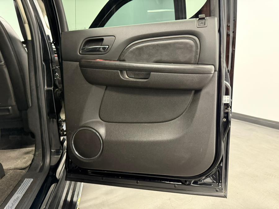2011 Cadillac Escalade EXT AWD 4dr Luxury, available for sale in Elizabeth, New Jersey | M Auto Group. Elizabeth, New Jersey 2011 Cadillac Escalade EXT AWD 4dr Luxury, available for sale in Elizabeth, New Jersey | M Auto Group. Elizabeth, New Jersey