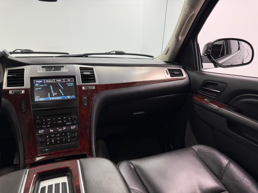 2011 Cadillac Escalade EXT AWD 4dr Luxury, available for sale in Elizabeth, New Jersey | M Auto Group. Elizabeth, New Jersey 2011 Cadillac Escalade EXT AWD 4dr Luxury, available for sale in Elizabeth, New Jersey | M Auto Group. Elizabeth, New Jersey