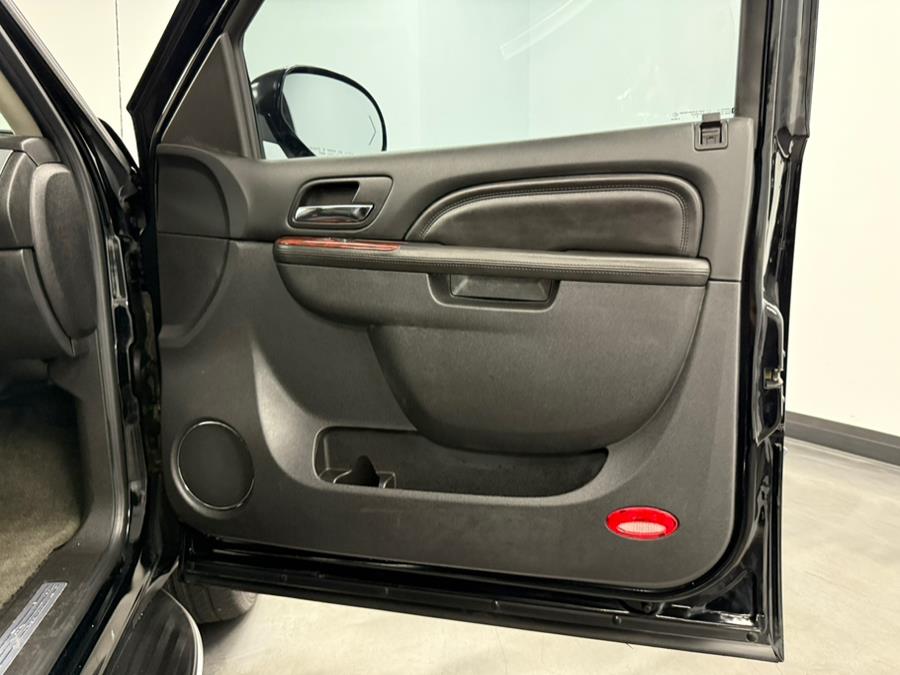 2011 Cadillac Escalade EXT AWD 4dr Luxury, available for sale in Elizabeth, New Jersey | M Auto Group. Elizabeth, New Jersey 2011 Cadillac Escalade EXT AWD 4dr Luxury, available for sale in Elizabeth, New Jersey | M Auto Group. Elizabeth, New Jersey