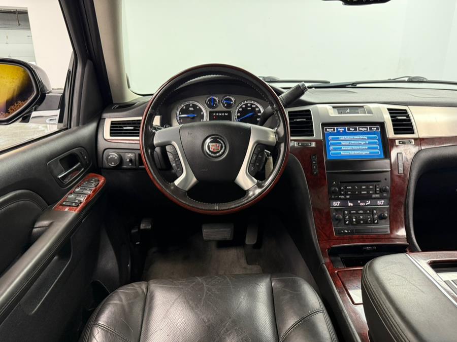 2011 Cadillac Escalade EXT AWD 4dr Luxury, available for sale in Elizabeth, New Jersey | M Auto Group. Elizabeth, New Jersey 2011 Cadillac Escalade EXT AWD 4dr Luxury, available for sale in Elizabeth, New Jersey | M Auto Group. Elizabeth, New Jersey