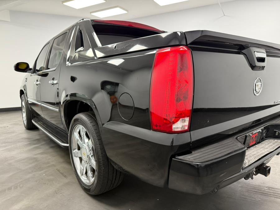 2011 Cadillac Escalade EXT AWD 4dr Luxury, available for sale in Elizabeth, New Jersey | M Auto Group. Elizabeth, New Jersey 2011 Cadillac Escalade EXT AWD 4dr Luxury, available for sale in Elizabeth, New Jersey | M Auto Group. Elizabeth, New Jersey