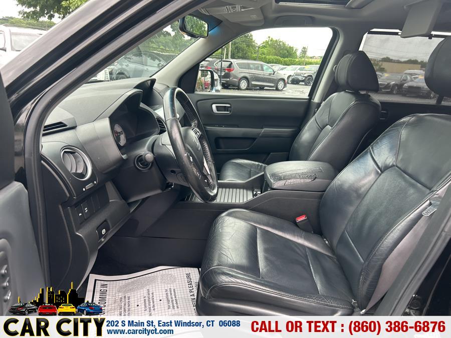 2011 Honda Pilot 4WD 4dr Touring w/RES & Navi, available for sale in East Windsor, Connecticut | Car City LLC. East Windsor, Connecticut 2011 Honda Pilot 4WD 4dr Touring w/RES & Navi, available for sale in East Windsor, Connecticut | Car City LLC. East Windsor, Connecticut