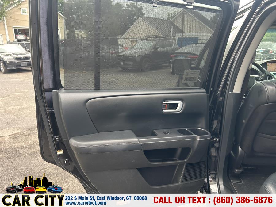 2011 Honda Pilot 4WD 4dr Touring w/RES & Navi, available for sale in East Windsor, Connecticut | Car City LLC. East Windsor, Connecticut 2011 Honda Pilot 4WD 4dr Touring w/RES & Navi, available for sale in East Windsor, Connecticut | Car City LLC. East Windsor, Connecticut