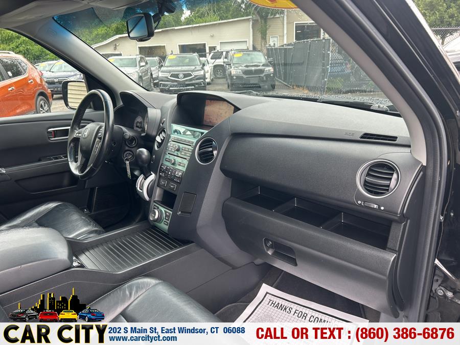 2011 Honda Pilot 4WD 4dr Touring w/RES & Navi, available for sale in East Windsor, Connecticut | Car City LLC. East Windsor, Connecticut 2011 Honda Pilot 4WD 4dr Touring w/RES & Navi, available for sale in East Windsor, Connecticut | Car City LLC. East Windsor, Connecticut