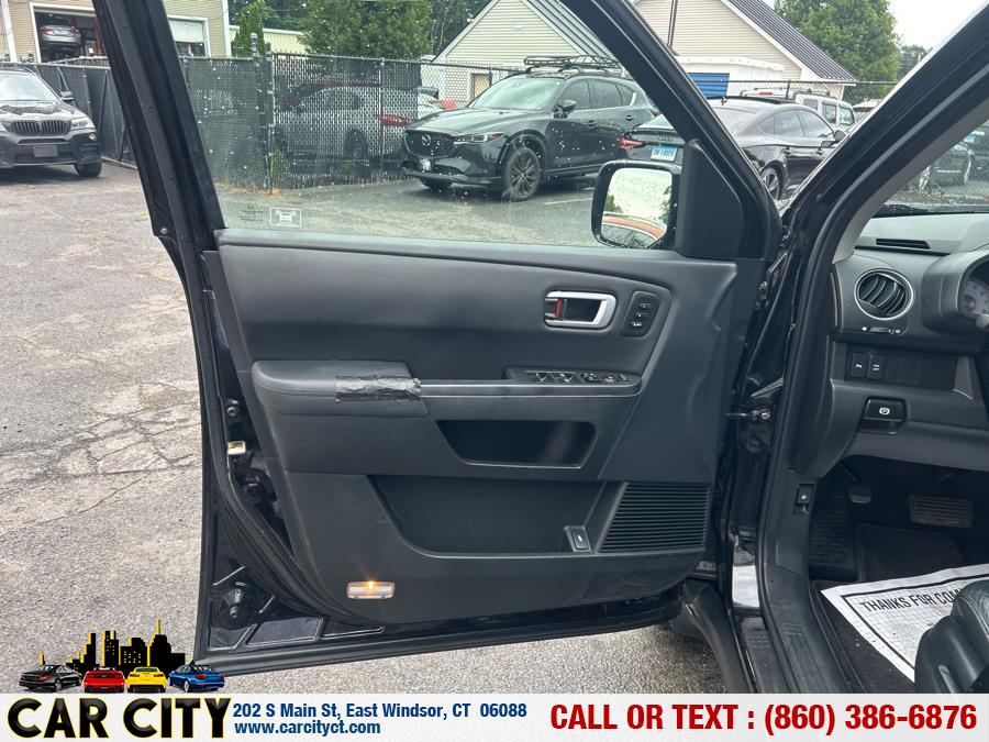 2011 Honda Pilot 4WD 4dr Touring w/RES & Navi, available for sale in East Windsor, Connecticut | Car City LLC. East Windsor, Connecticut 2011 Honda Pilot 4WD 4dr Touring w/RES & Navi, available for sale in East Windsor, Connecticut | Car City LLC. East Windsor, Connecticut