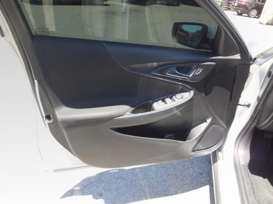 2020 Chevrolet Malibu 4dr Sdn LT, available for sale in Hawaiian Gardens, California | Luxe Motors. Hawaiian Gardens, California 2020 Chevrolet Malibu 4dr Sdn LT, available for sale in Hawaiian Gardens, California | Luxe Motors. Hawaiian Gardens, California