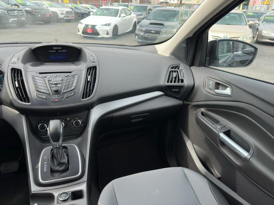 2013 Ford Escape FWD 4dr SE, available for sale in Irvington , New Jersey | Auto Haus of Irvington Corp. Irvington , New Jersey 2013 Ford Escape FWD 4dr SE, available for sale in Irvington , New Jersey | Auto Haus of Irvington Corp. Irvington , New Jersey
