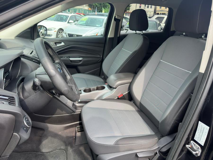 2013 Ford Escape FWD 4dr SE, available for sale in Irvington , New Jersey | Auto Haus of Irvington Corp. Irvington , New Jersey 2013 Ford Escape FWD 4dr SE, available for sale in Irvington , New Jersey | Auto Haus of Irvington Corp. Irvington , New Jersey
