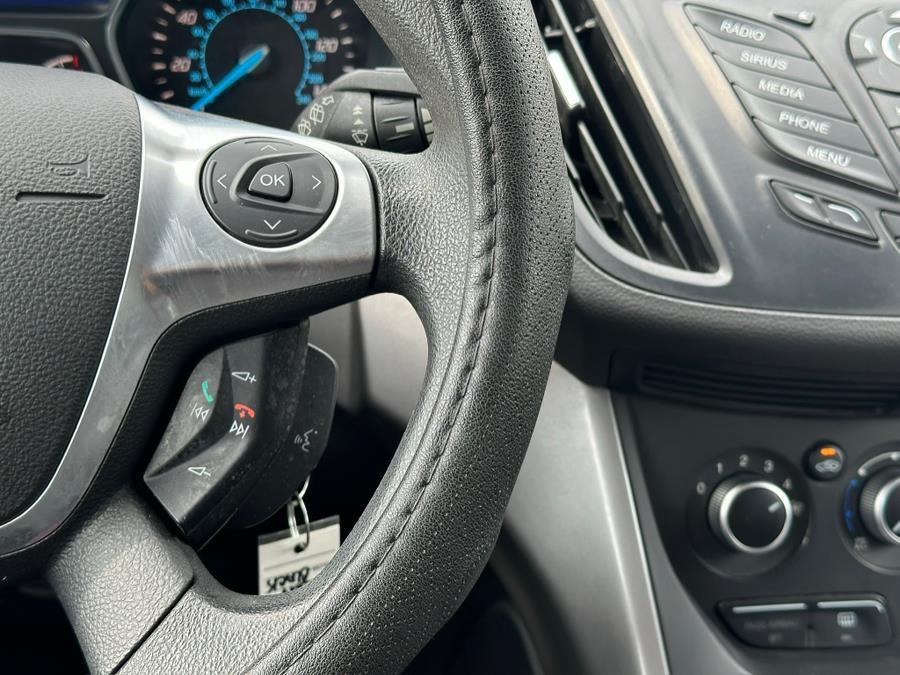2013 Ford Escape FWD 4dr SE, available for sale in Irvington , New Jersey | Auto Haus of Irvington Corp. Irvington , New Jersey 2013 Ford Escape FWD 4dr SE, available for sale in Irvington , New Jersey | Auto Haus of Irvington Corp. Irvington , New Jersey