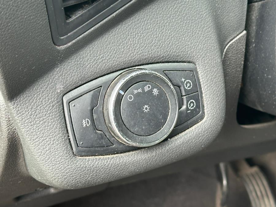 2013 Ford Escape FWD 4dr SE, available for sale in Irvington , New Jersey | Auto Haus of Irvington Corp. Irvington , New Jersey 2013 Ford Escape FWD 4dr SE, available for sale in Irvington , New Jersey | Auto Haus of Irvington Corp. Irvington , New Jersey