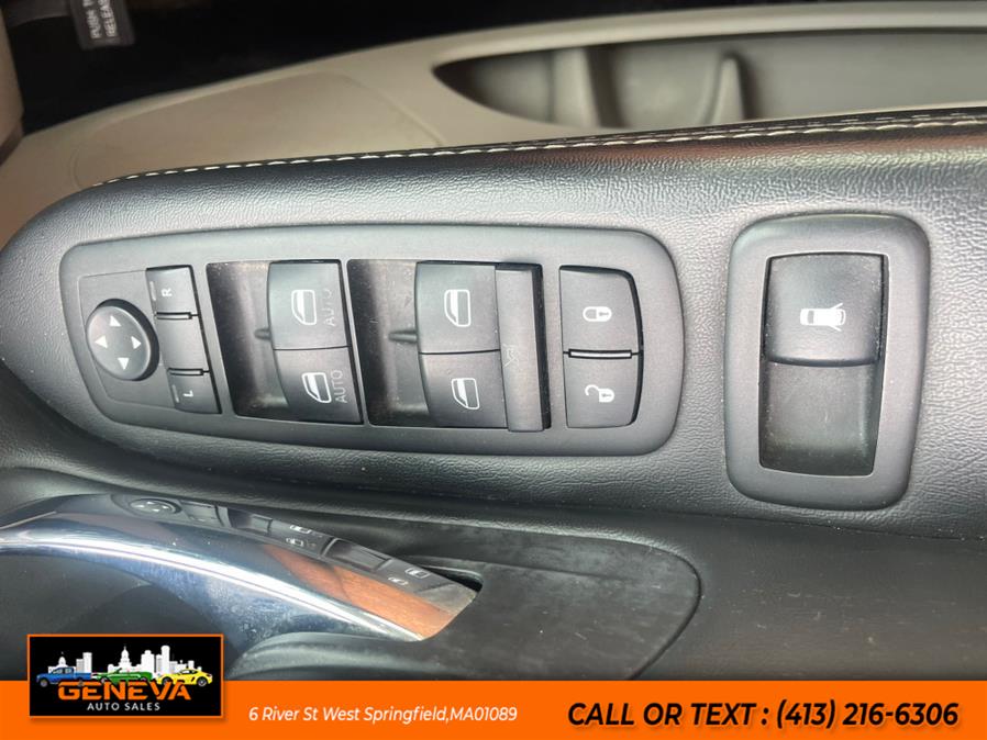 2015 Chrysler Town & Country 4dr Wgn Touring, available for sale in West Springfield, Massachusetts | Geneva Auto Sales LLC. West Springfield, Massachusetts 2015 Chrysler Town & Country 4dr Wgn Touring, available for sale in West Springfield, Massachusetts | Geneva Auto Sales LLC. West Springfield, Massachusetts