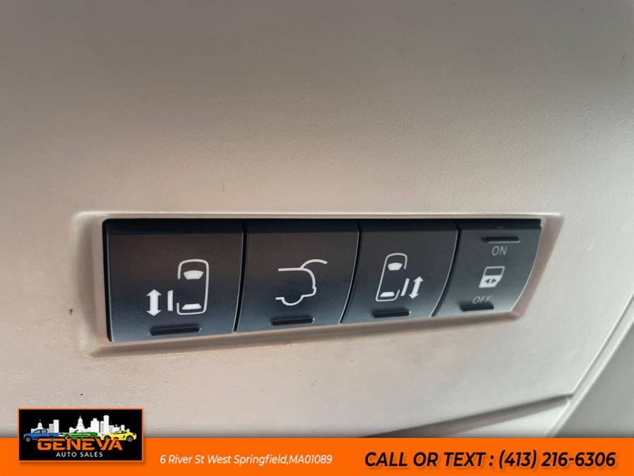 2015 Chrysler Town & Country 4dr Wgn Touring, available for sale in West Springfield, Massachusetts | Geneva Auto Sales LLC. West Springfield, Massachusetts 2015 Chrysler Town & Country 4dr Wgn Touring, available for sale in West Springfield, Massachusetts | Geneva Auto Sales LLC. West Springfield, Massachusetts