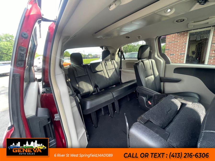 2015 Chrysler Town & Country 4dr Wgn Touring, available for sale in West Springfield, Massachusetts | Geneva Auto Sales LLC. West Springfield, Massachusetts 2015 Chrysler Town & Country 4dr Wgn Touring, available for sale in West Springfield, Massachusetts | Geneva Auto Sales LLC. West Springfield, Massachusetts