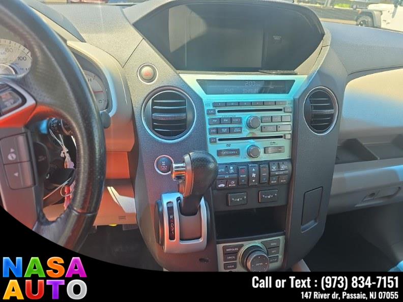 2011 Honda Pilot 4WD 4dr Touring w/RES & Navi, available for sale in Passaic, New Jersey | Nasa Auto. Passaic, New Jersey 2011 Honda Pilot 4WD 4dr Touring w/RES & Navi, available for sale in Passaic, New Jersey | Nasa Auto. Passaic, New Jersey