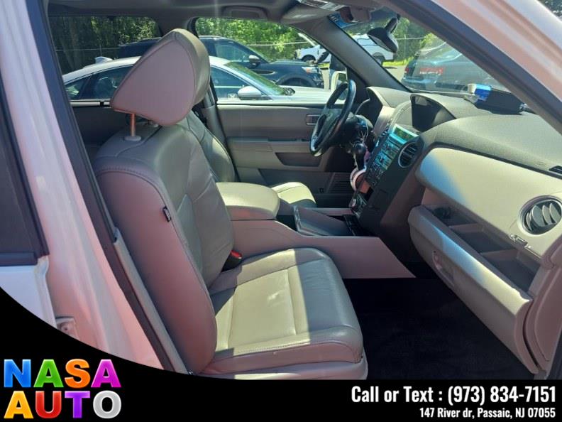 2011 Honda Pilot 4WD 4dr Touring w/RES & Navi, available for sale in Passaic, New Jersey | Nasa Auto. Passaic, New Jersey 2011 Honda Pilot 4WD 4dr Touring w/RES & Navi, available for sale in Passaic, New Jersey | Nasa Auto. Passaic, New Jersey