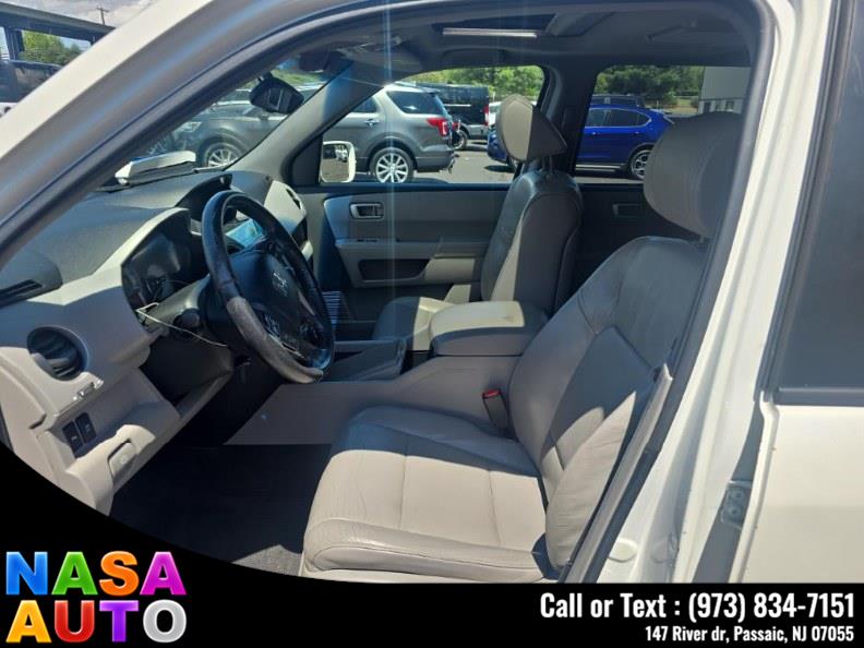 2011 Honda Pilot 4WD 4dr Touring w/RES & Navi, available for sale in Passaic, New Jersey | Nasa Auto. Passaic, New Jersey 2011 Honda Pilot 4WD 4dr Touring w/RES & Navi, available for sale in Passaic, New Jersey | Nasa Auto. Passaic, New Jersey