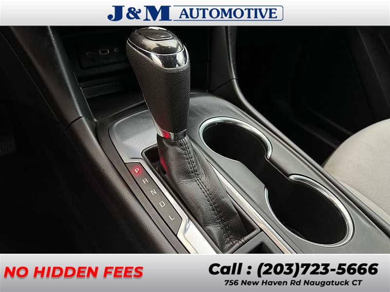 2020 Chevrolet Equinox LS, available for sale in Naugatuck, Connecticut | J&M Automotive Sls&Svc LLC. Naugatuck, Connecticut 2020 Chevrolet Equinox LS, available for sale in Naugatuck, Connecticut | J&M Automotive Sls&Svc LLC. Naugatuck, Connecticut