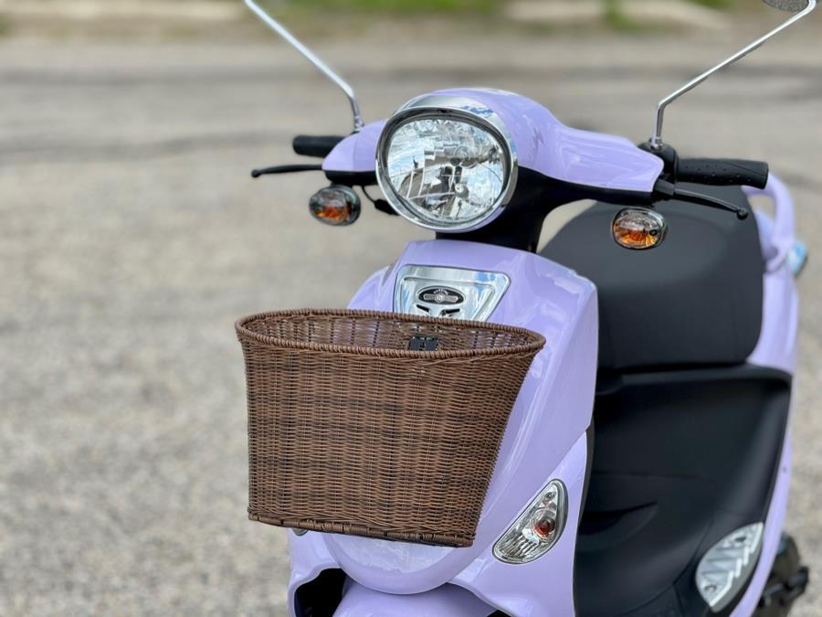 2022 Genuine Scooter Co Buddy 50, available for sale in Darien, Wisconsin | Geneva Motor Cars. Darien, Wisconsin 2022 Genuine Scooter Co Buddy 50, available for sale in Darien, Wisconsin | Geneva Motor Cars. Darien, Wisconsin