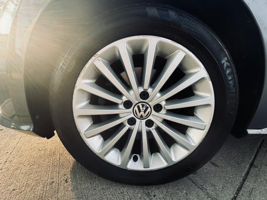 2017 Volkswagen Passat 1.8T SE Auto, available for sale in Long Island City, New York | Luxury Of Queens. Long Island City, New York 2017 Volkswagen Passat 1.8T SE Auto, available for sale in Long Island City, New York | Luxury Of Queens. Long Island City, New York
