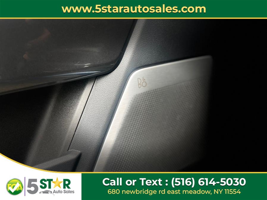 2022 Ford F-150 LARIAT 4WD SuperCrew 5.5'' Box, available for sale in East Meadow, New York | 5 Star Auto Sales Inc. East Meadow, New York 2022 Ford F-150 LARIAT 4WD SuperCrew 5.5'' Box, available for sale in East Meadow, New York | 5 Star Auto Sales Inc. East Meadow, New York