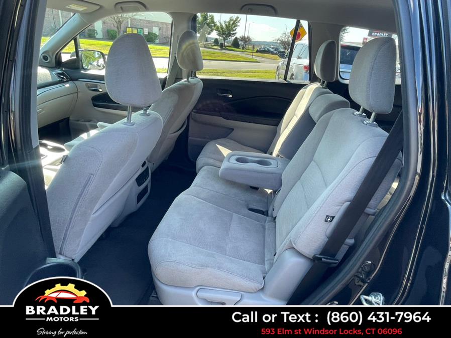 2017 Honda Pilot EX AWD, available for sale in Windsor Locks, Connecticut | Bradley Motors Inc. Windsor Locks, Connecticut 2017 Honda Pilot EX AWD, available for sale in Windsor Locks, Connecticut | Bradley Motors Inc. Windsor Locks, Connecticut