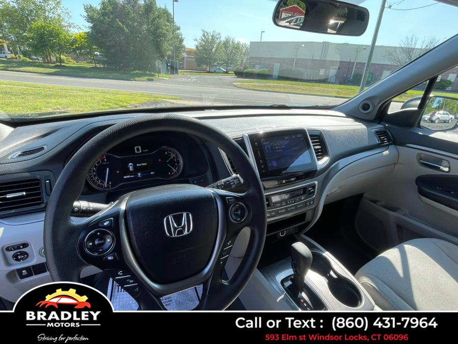 2017 Honda Pilot EX AWD, available for sale in Windsor Locks, Connecticut | Bradley Motors Inc. Windsor Locks, Connecticut 2017 Honda Pilot EX AWD, available for sale in Windsor Locks, Connecticut | Bradley Motors Inc. Windsor Locks, Connecticut