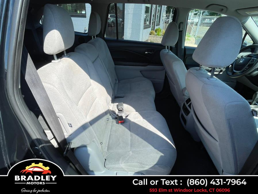2017 Honda Pilot EX AWD, available for sale in Windsor Locks, Connecticut | Bradley Motors Inc. Windsor Locks, Connecticut 2017 Honda Pilot EX AWD, available for sale in Windsor Locks, Connecticut | Bradley Motors Inc. Windsor Locks, Connecticut