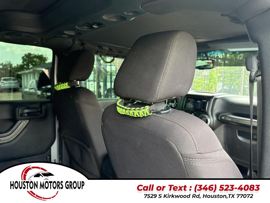 2013 Jeep Wrangler Unlimited 4WD 4dr Sport, available for sale in Houston, Texas | Houston Motors Group LLC. Houston, Texas 2013 Jeep Wrangler Unlimited 4WD 4dr Sport, available for sale in Houston, Texas | Houston Motors Group LLC. Houston, Texas