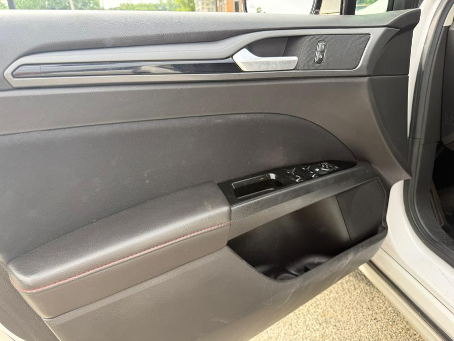 2013 Ford Fusion 4dr Sdn SE FWD, available for sale in New Milford, Connecticut | Auto Technic LLC. New Milford, Connecticut 2013 Ford Fusion 4dr Sdn SE FWD, available for sale in New Milford, Connecticut | Auto Technic LLC. New Milford, Connecticut