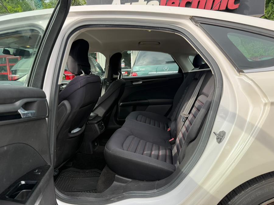 2013 Ford Fusion 4dr Sdn SE FWD, available for sale in New Milford, Connecticut | Auto Technic LLC. New Milford, Connecticut 2013 Ford Fusion 4dr Sdn SE FWD, available for sale in New Milford, Connecticut | Auto Technic LLC. New Milford, Connecticut
