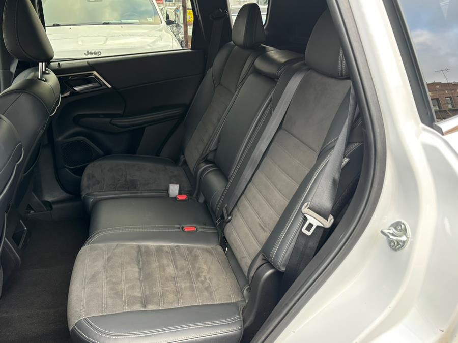 2024 Mitsubishi Outlander SE Black Edition w/Pano Roof, available for sale in Brooklyn, New York | Carsbuck Inc.. Brooklyn, New York 2024 Mitsubishi Outlander SE Black Edition w/Pano Roof, available for sale in Brooklyn, New York | Carsbuck Inc.. Brooklyn, New York