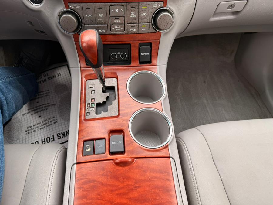 2009 Toyota Highlander 4WD 4dr V6 Limited (Natl), available for sale in Brooklyn, New York | Worlds Best Auto Inc. Brooklyn, New York 2009 Toyota Highlander 4WD 4dr V6 Limited (Natl), available for sale in Brooklyn, New York | Worlds Best Auto Inc. Brooklyn, New York
