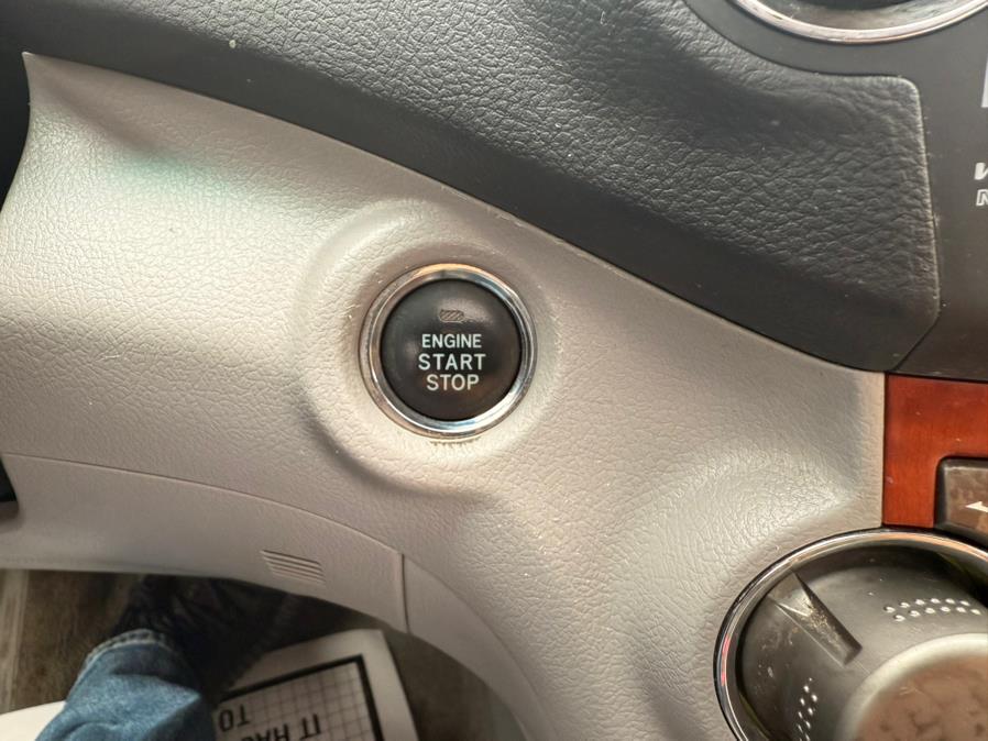 2009 Toyota Highlander 4WD 4dr V6 Limited (Natl), available for sale in Brooklyn, New York | Worlds Best Auto Inc. Brooklyn, New York 2009 Toyota Highlander 4WD 4dr V6 Limited (Natl), available for sale in Brooklyn, New York | Worlds Best Auto Inc. Brooklyn, New York