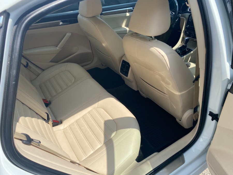 2017 Volkswagen Passat 1.8T SEL Premium Auto, available for sale in Middle Village, New York | Middle Village Motors . Middle Village, New York 2017 Volkswagen Passat 1.8T SEL Premium Auto, available for sale in Middle Village, New York | Middle Village Motors . Middle Village, New York