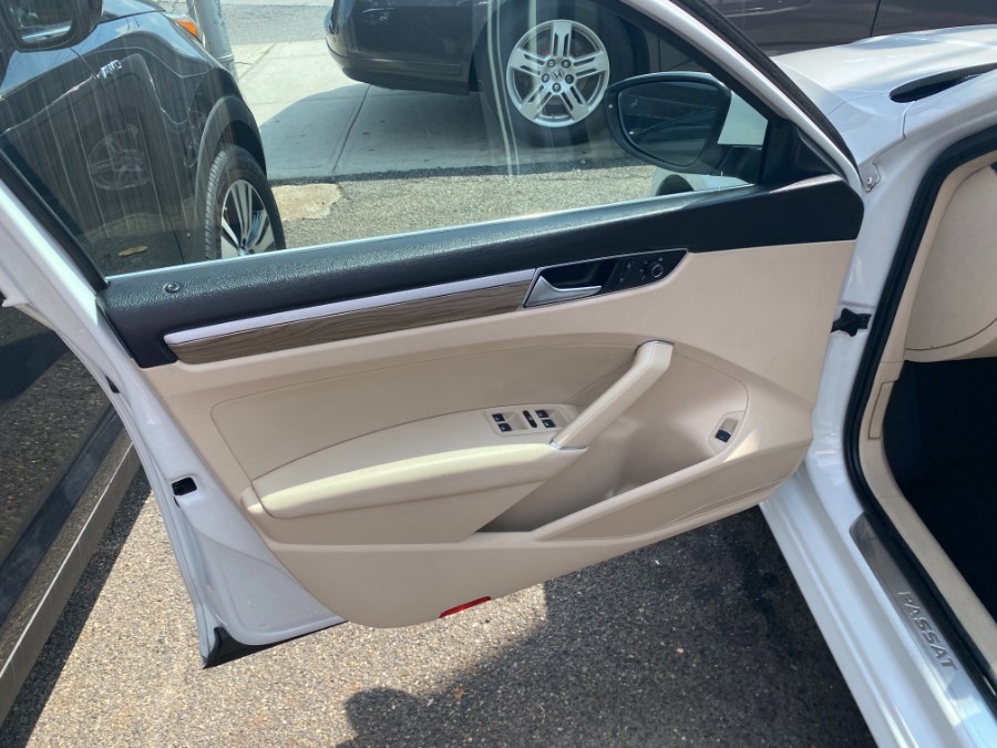 2017 Volkswagen Passat 1.8T SEL Premium Auto, available for sale in Middle Village, New York | Middle Village Motors . Middle Village, New York 2017 Volkswagen Passat 1.8T SEL Premium Auto, available for sale in Middle Village, New York | Middle Village Motors . Middle Village, New York