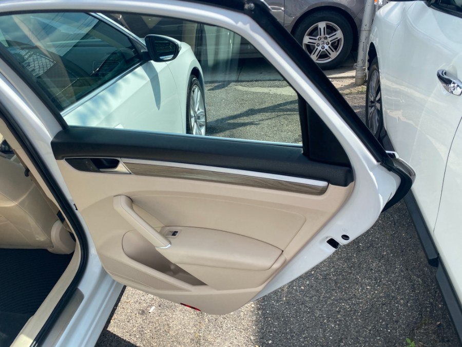 2017 Volkswagen Passat 1.8T SEL Premium Auto, available for sale in Middle Village, New York | Middle Village Motors . Middle Village, New York 2017 Volkswagen Passat 1.8T SEL Premium Auto, available for sale in Middle Village, New York | Middle Village Motors . Middle Village, New York