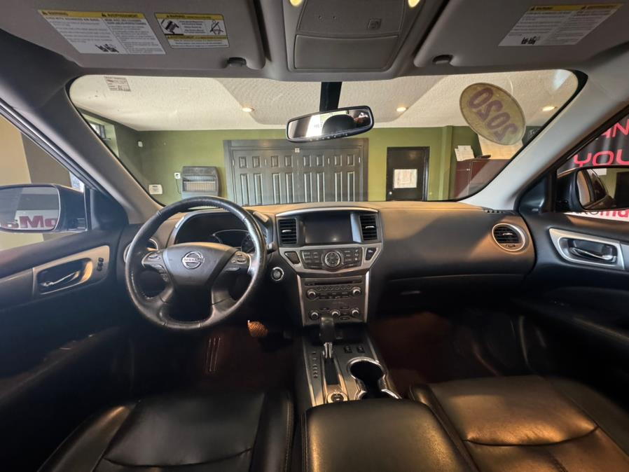 2020 Nissan Pathfinder 4x4 SL, available for sale in West Hartford, Connecticut | AutoMax. West Hartford, Connecticut 2020 Nissan Pathfinder 4x4 SL, available for sale in West Hartford, Connecticut | AutoMax. West Hartford, Connecticut