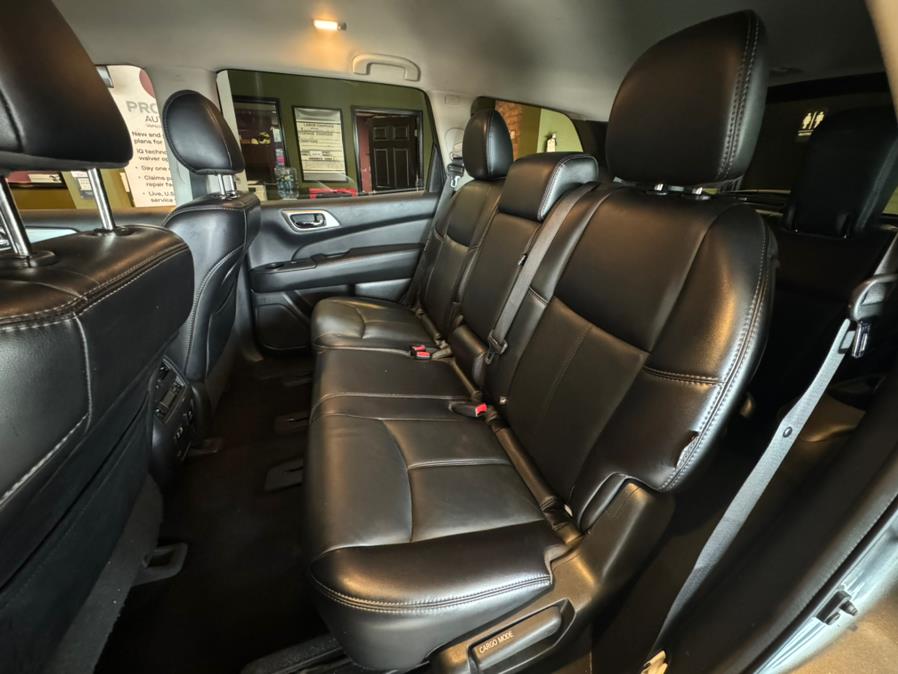 2020 Nissan Pathfinder 4x4 SL, available for sale in West Hartford, Connecticut | AutoMax. West Hartford, Connecticut 2020 Nissan Pathfinder 4x4 SL, available for sale in West Hartford, Connecticut | AutoMax. West Hartford, Connecticut