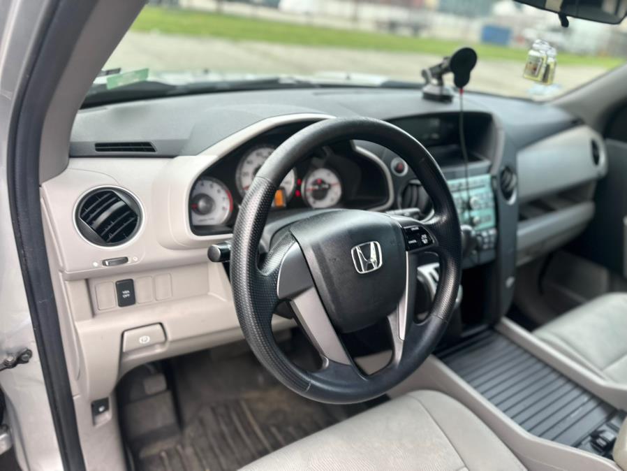 2011 Honda Pilot 4WD 4dr LX, available for sale in Springfield, Massachusetts | Auto Globe LLC. Springfield, Massachusetts 2011 Honda Pilot 4WD 4dr LX, available for sale in Springfield, Massachusetts | Auto Globe LLC. Springfield, Massachusetts