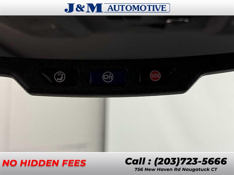 2017 Chevrolet Suburban LT, available for sale in Naugatuck, Connecticut | J&M Automotive Sls&Svc LLC. Naugatuck, Connecticut 2017 Chevrolet Suburban LT, available for sale in Naugatuck, Connecticut | J&M Automotive Sls&Svc LLC. Naugatuck, Connecticut