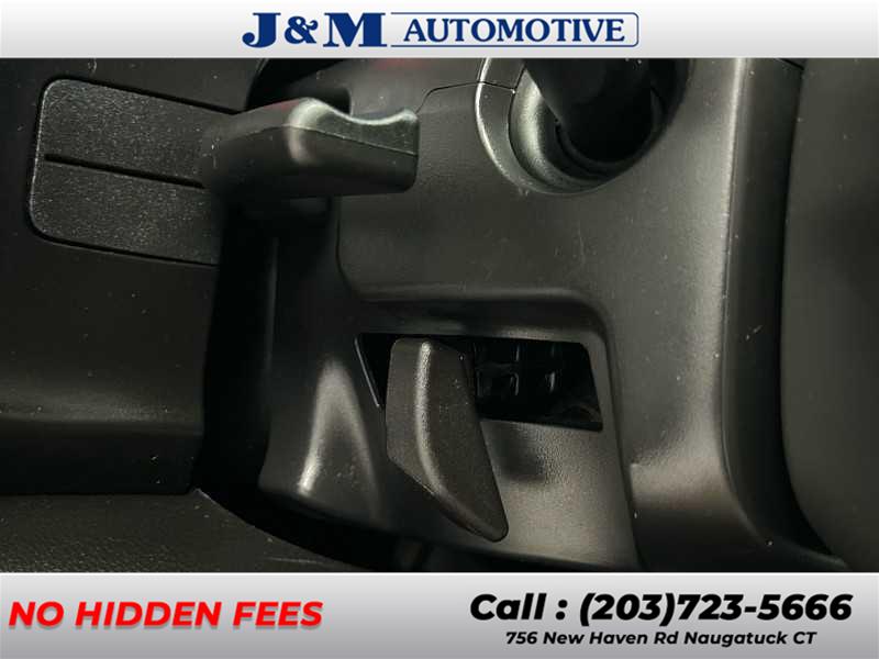 2017 Chevrolet Suburban LT, available for sale in Naugatuck, Connecticut | J&M Automotive Sls&Svc LLC. Naugatuck, Connecticut 2017 Chevrolet Suburban LT, available for sale in Naugatuck, Connecticut | J&M Automotive Sls&Svc LLC. Naugatuck, Connecticut
