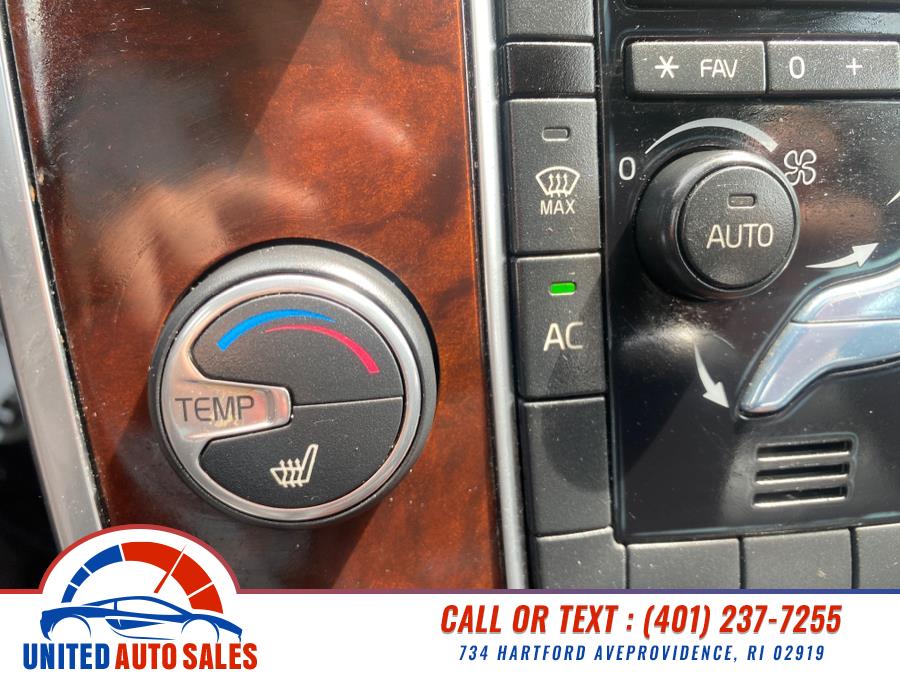 2014 Volvo XC70 AWD 4dr Wgn 3.2L PZEV, available for sale in Providence, Rhode Island | United Auto Sales Inc. Providence, Rhode Island 2014 Volvo XC70 AWD 4dr Wgn 3.2L PZEV, available for sale in Providence, Rhode Island | United Auto Sales Inc. Providence, Rhode Island