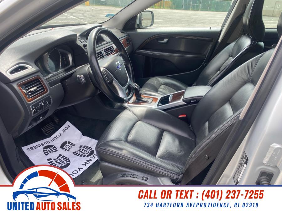 2014 Volvo XC70 AWD 4dr Wgn 3.2L PZEV, available for sale in Providence, Rhode Island | United Auto Sales Inc. Providence, Rhode Island 2014 Volvo XC70 AWD 4dr Wgn 3.2L PZEV, available for sale in Providence, Rhode Island | United Auto Sales Inc. Providence, Rhode Island