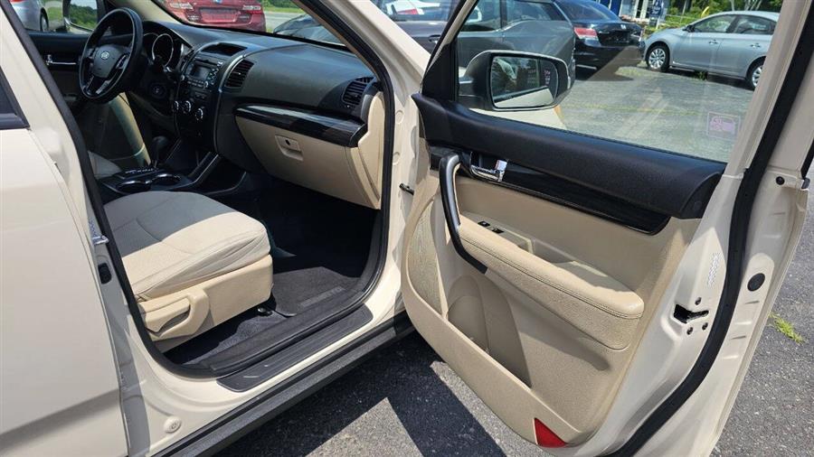 2011 Kia Sorento LX AWD 4dr SUV, available for sale in Wolcott, New York | Auto Hunter CNY. Wolcott, New York 2011 Kia Sorento LX AWD 4dr SUV, available for sale in Wolcott, New York | Auto Hunter CNY. Wolcott, New York